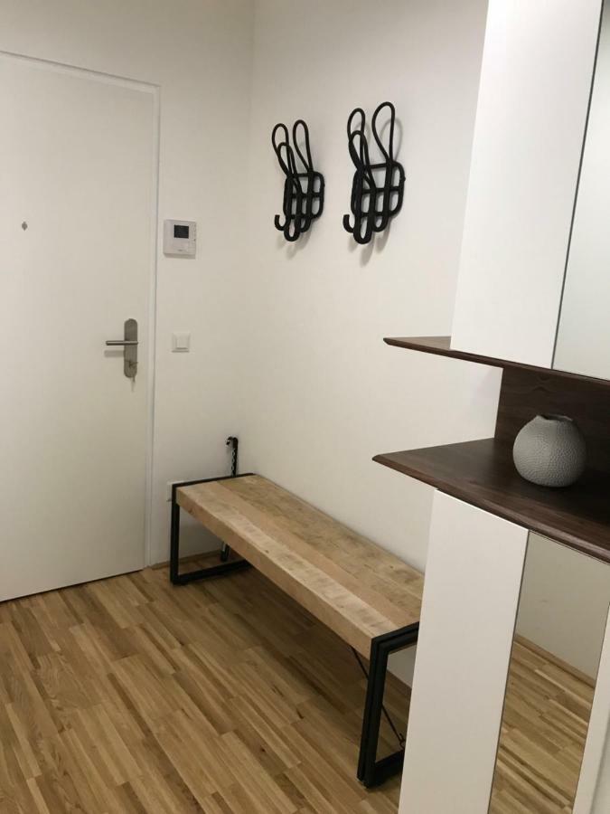 Hauptbanhof And Belvedere Two Bedroom * Vienne