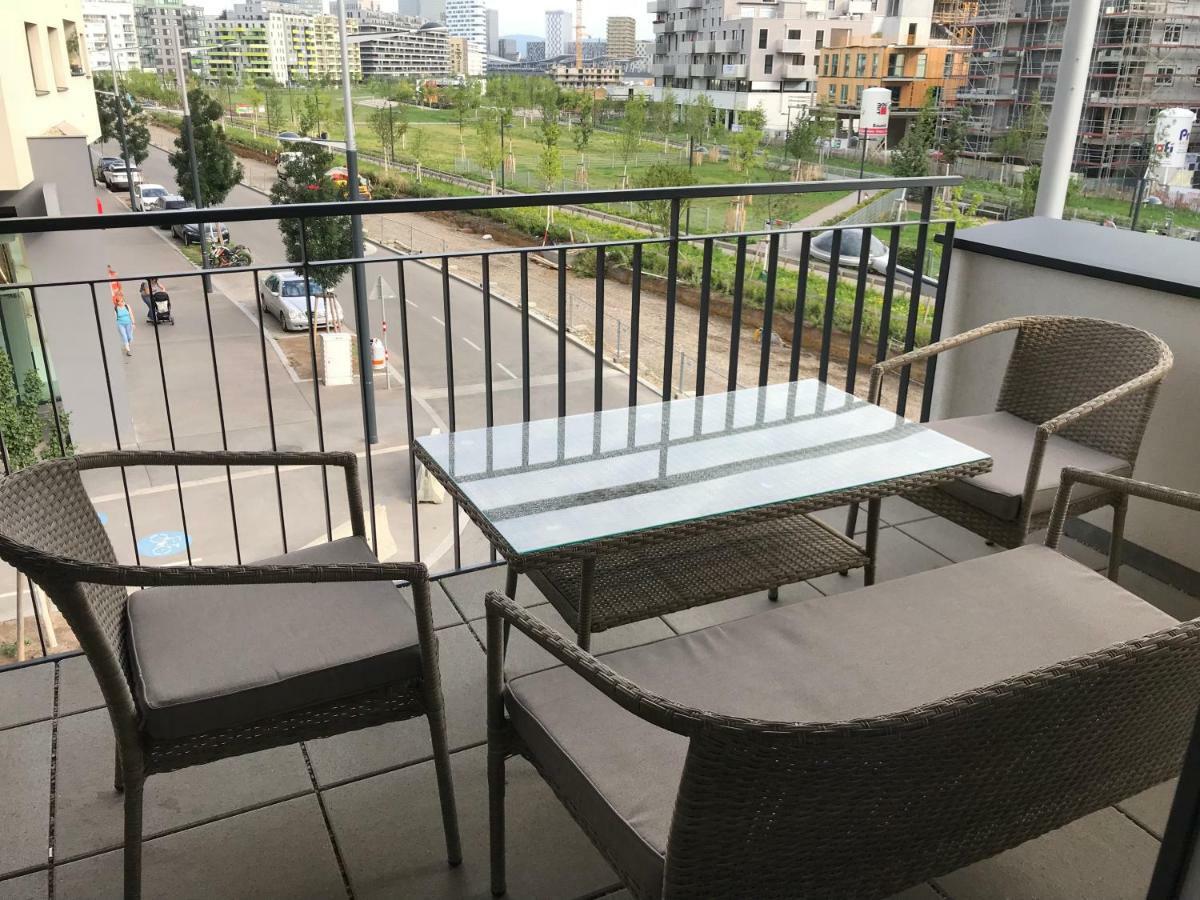 Hauptbanhof And Belvedere Two Bedroom Vienne